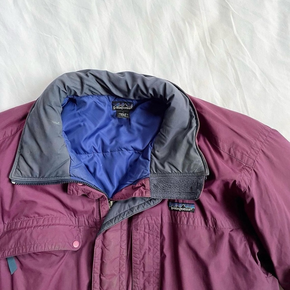 Patagonia Women's Puffer Jacket - Purple and Blue (Vintage)